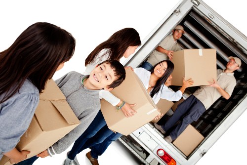 Professional packing and unpacking services in Wallington for a smooth home move