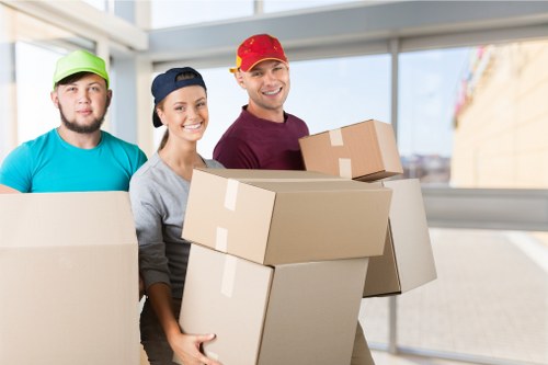 Complaint resolution being discussed after a relocation service